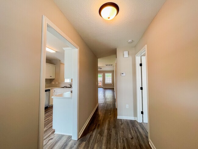 Building Photo - 546 Deerchase Ct