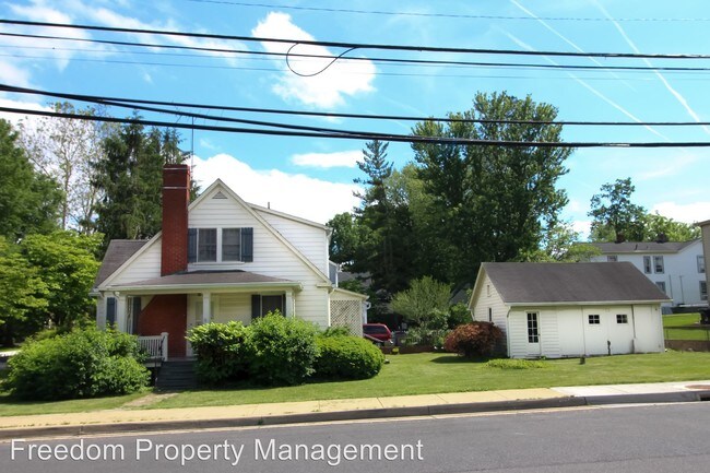 Foto del edificio - 3 br, 1.5 bath House - 9300 Battle St