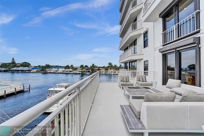 Foto del edificio - 3100 NE 48th St