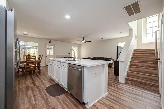 Building Photo - 34 N Walden Elms Cir