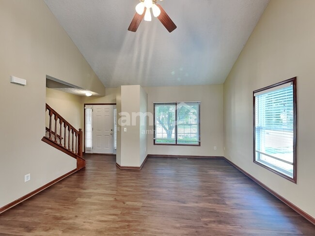 Foto del edificio - 2633 Little Pine Ln