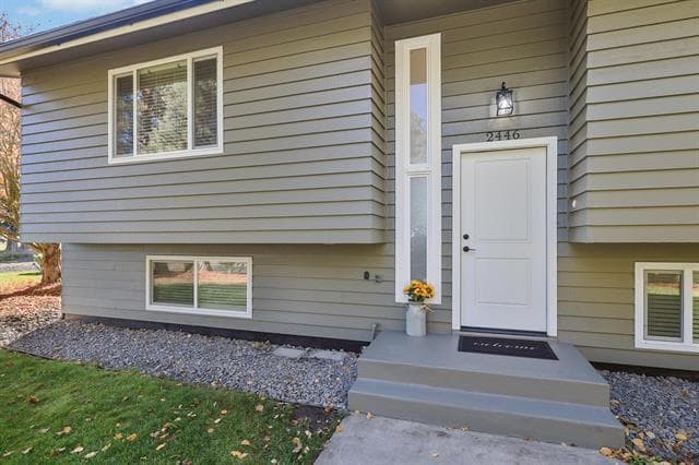 Building Photo - 2446 E 49th Ave