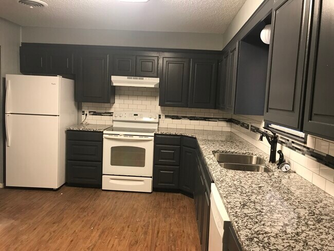 Foto del edificio - 613 E Lynnwood Ln
