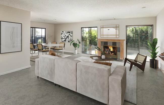 Foto del edificio - 2439 Sharon Oaks Dr