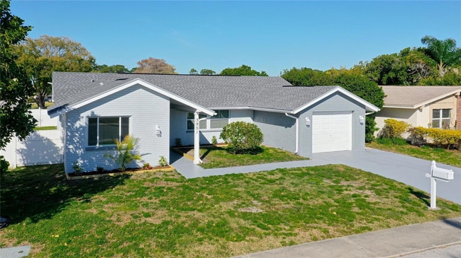 Building Photo - 3951 Glissade Dr