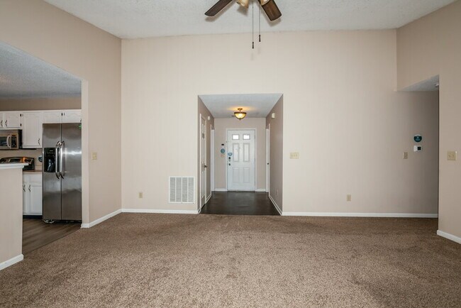 Foto del edificio - 5751 Ashcroft Dr