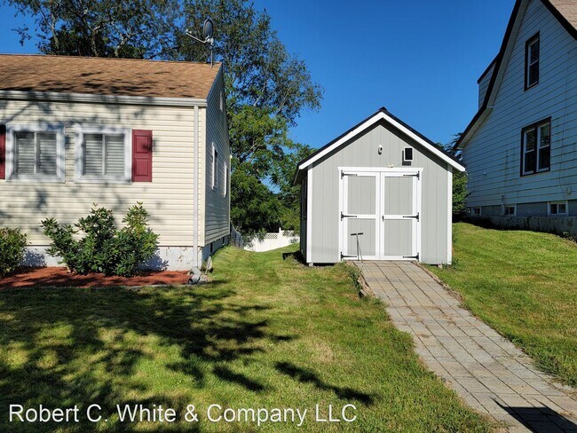 Building Photo - 2 br, 1 bath House - 340 Strong Street