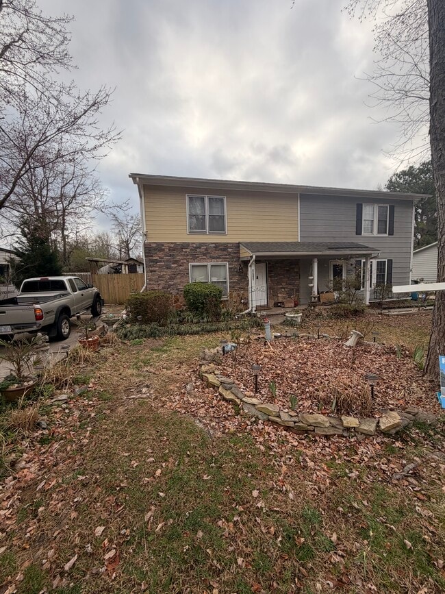 Building Photo - 3714 Pine Knoll Dr