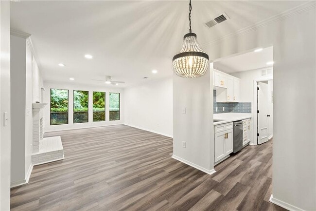 Building Photo - 521 Warm Springs Cir