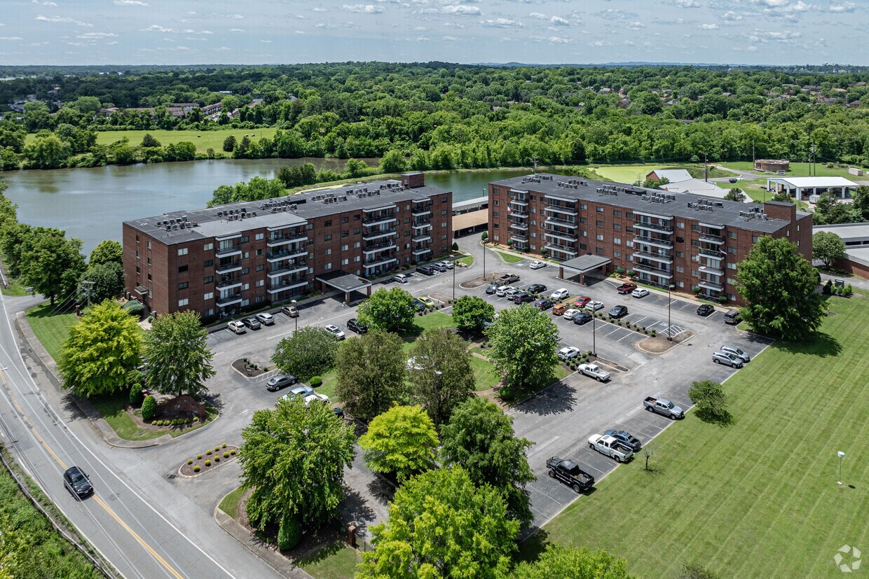 Foto del edificio - Hickory Bay Condominiums
