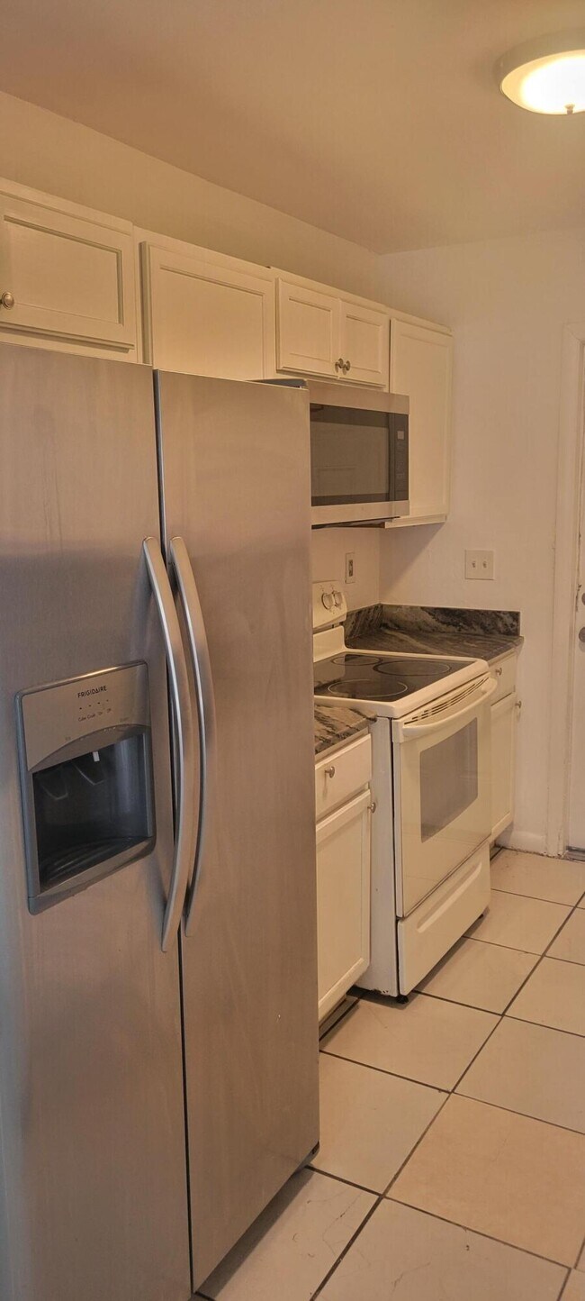 Foto del edificio - 1165 W 28th St