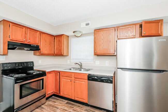 Foto del edificio - 13715 Dealtry Ln