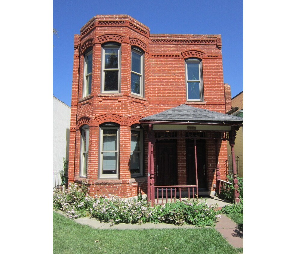 Primary Photo - 2423 Tremont Pl