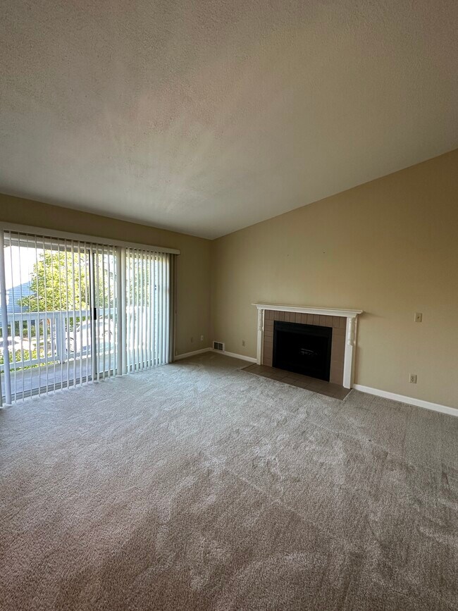 10809 SE 172nd St Unit 1D, Renton, WA 98055 Condo for Rent in Renton