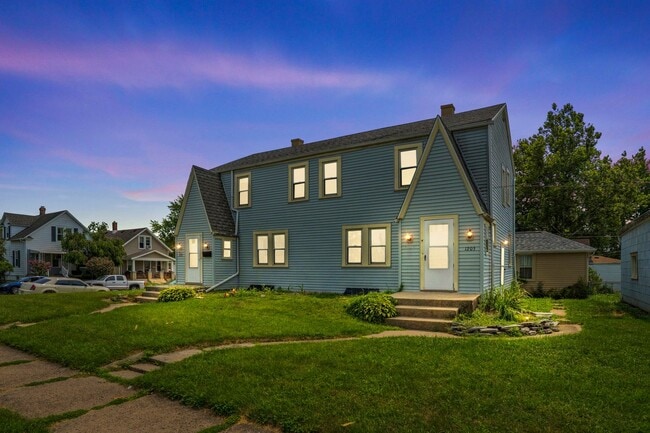 Building Photo - Wildman-Spring