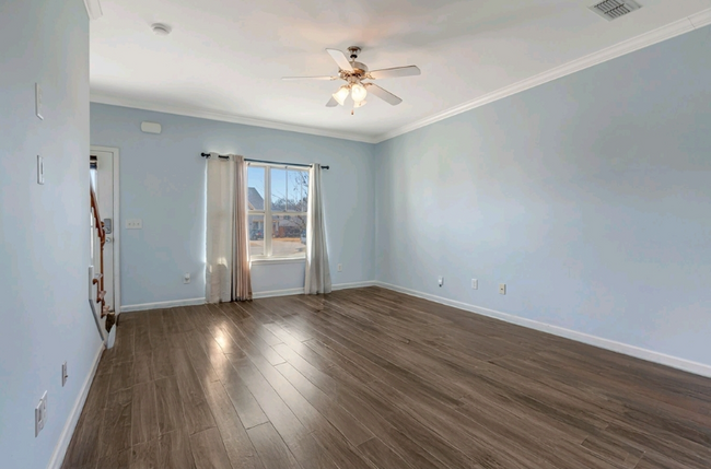 Building Photo - 6009 Ten Bears Way