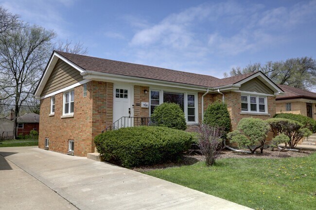 Foto del edificio - 708 Parkwood Ave