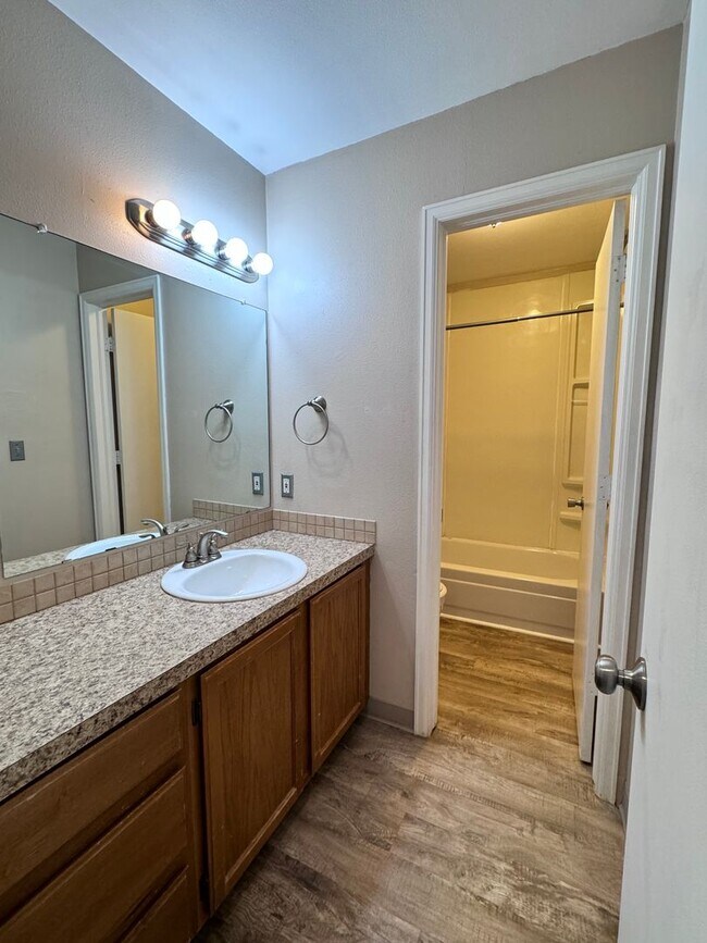 Foto del edificio - 1 Bedroom with Additional Loft!