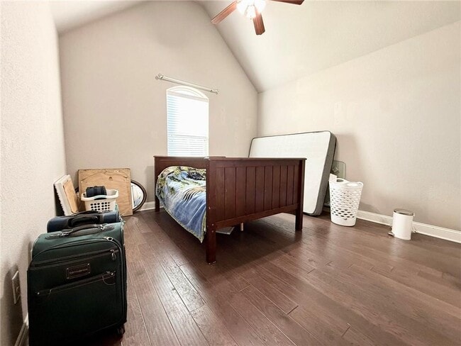 Building Photo - 1309 W Gum St