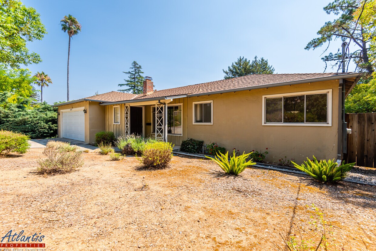 Foto principal - 15854 Poppy Ln