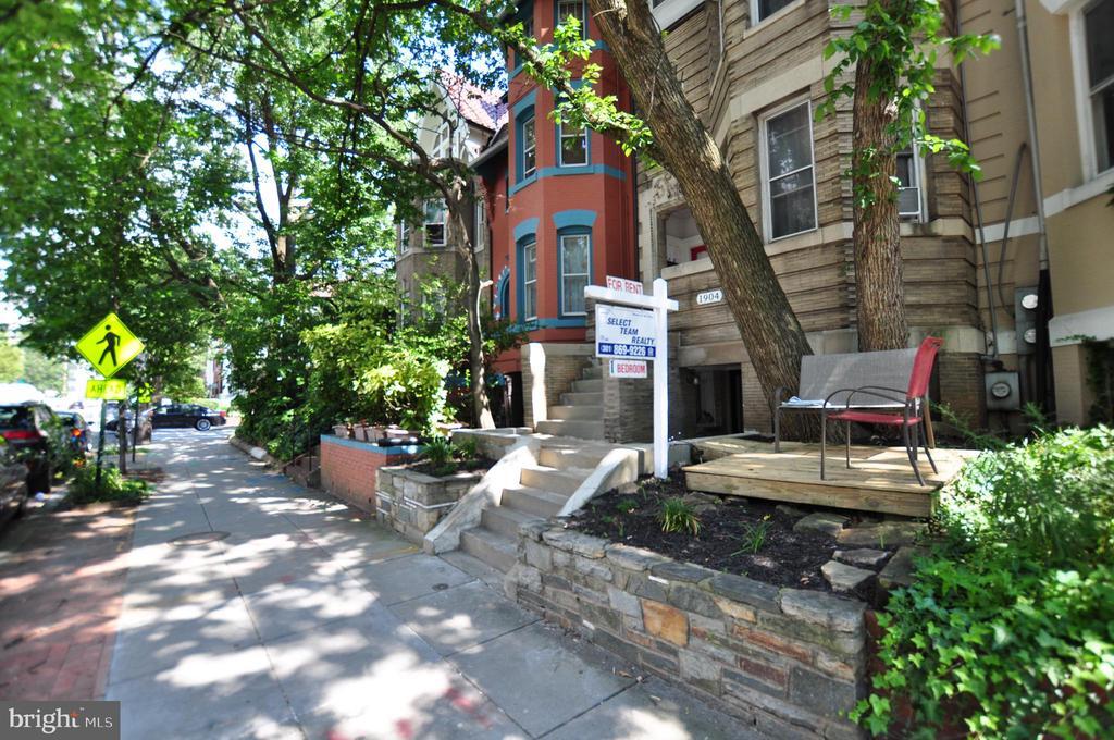 Foto principal - 1904 Calvert St NW