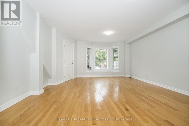 Building Photo - 125 Viella St