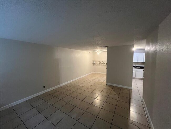 Foto del edificio - 5303 NW 24th Ct