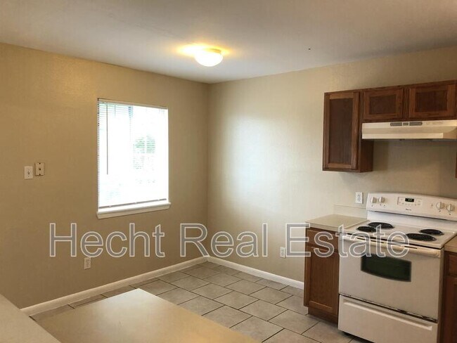 Foto del edificio - 7300 Twin Crest Dr