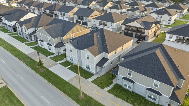 Foto del edificio - "Spacious 4-Bedroom Duplex with 4.5 Baths ...
