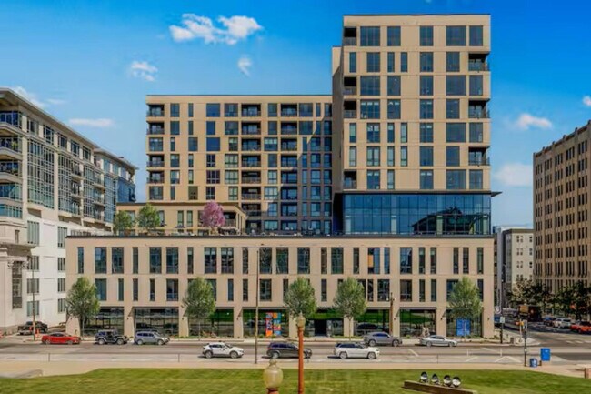 Building Photo - 421 N Pennsylvania St