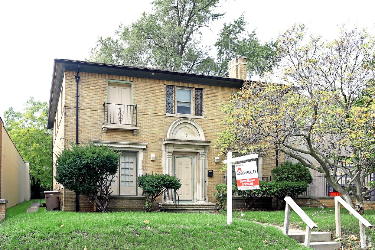 Building Photo - 198-206 Cesar E Chavez Ave