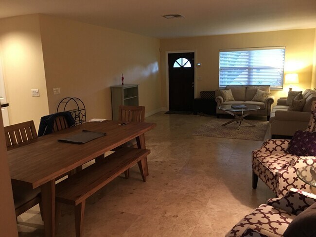 Foto del edificio - 1700 NW 36th Ct