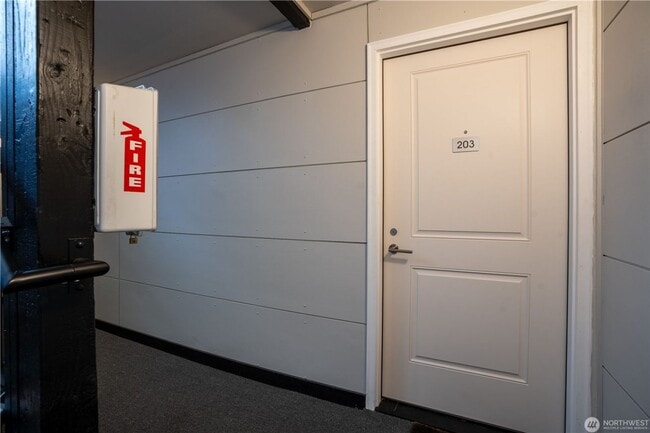 Building Photo - 230 SW Clark St