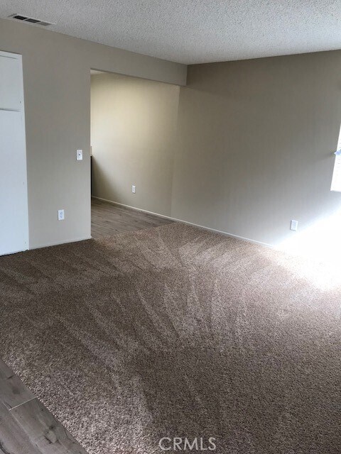 Foto del edificio - 4261 Cedar Dr