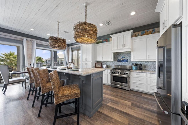 Foto del edificio - 23150 Perdido Beach Blvd