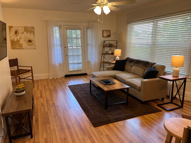 Building Photo - 1364 Teall Ave