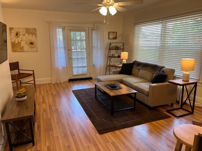 Building Photo - 1364 Teall Ave