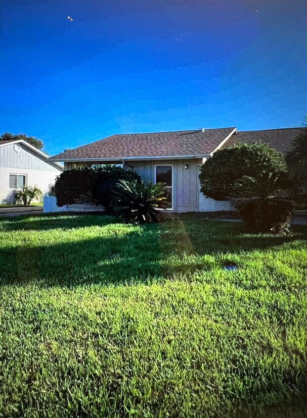 117 Rio del Mar St Unit A, St Augustine, FL 32080 Apartments in St