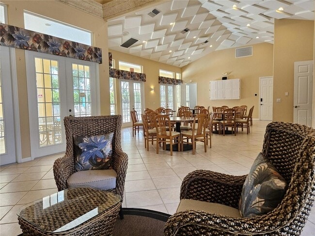 Building Photo - 330 Rio Terra