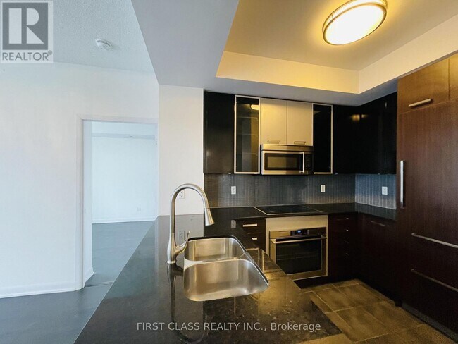Photo du bâtiment - 5168 Yonge St