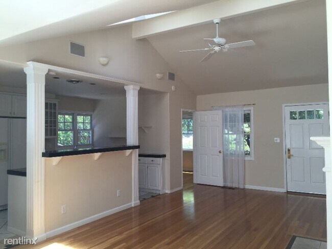 Foto del edificio - 2 br, 2 bath House - 1613 Mariposa Ave