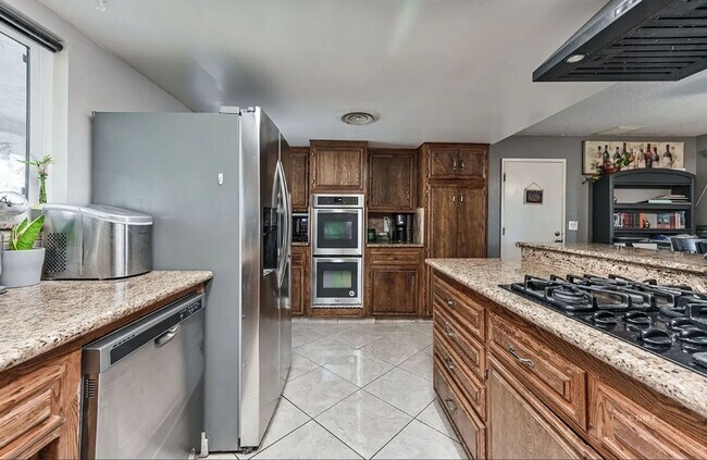 Foto del edificio - Beautiful Solar-Powered 4 Bedroom Home