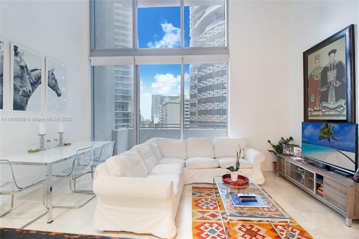 Primary Photo - 1050 Brickell Ave