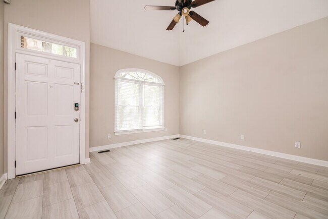 Building Photo - 407 Westminster Dr