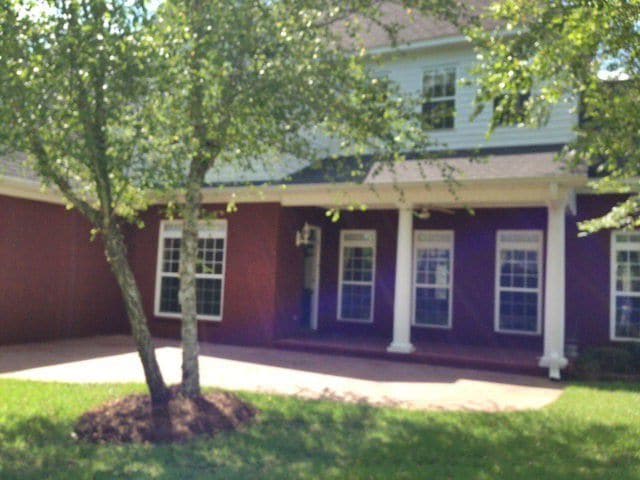 Building Photo - 103 Glencoe Way