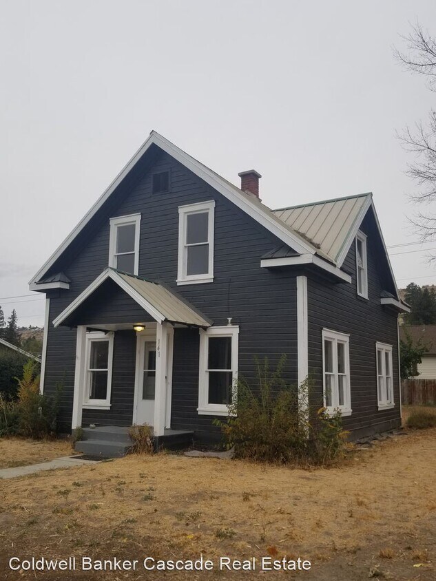 3 br, 1 bath House 141 E. Nixon House Rental in Chelan, WA