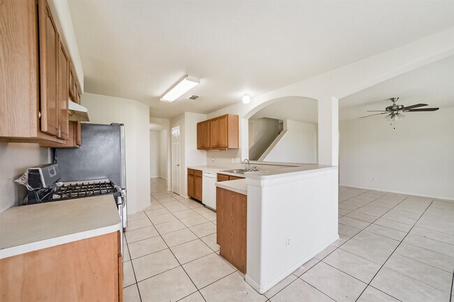 Building Photo - 7102 Calix Ln