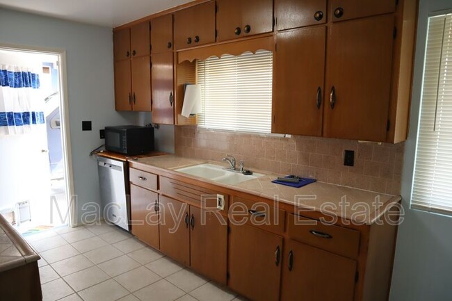 Foto del edificio - 1524 W 7th St
