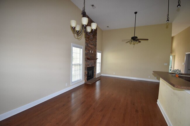 Building Photo - 3 Bedroom Pet Friendly Home For Rent Near ...