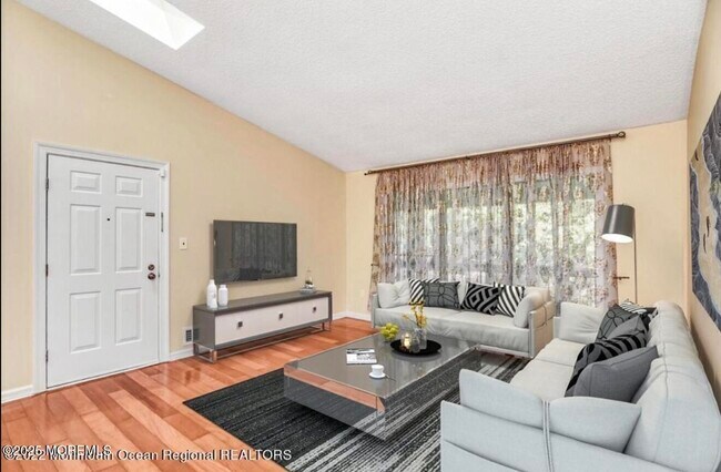 Foto del edificio - 71 Crabapple Ln